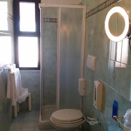 蓝光马林酒店 3*